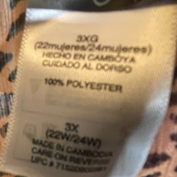 Evolution by JMS Just My Size Top in size 3X (22/24) Animal Print. P2P:27” L:32” - Picture 7 of 7